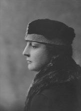 Read, Mrs., portrait photograph, 1916. Creator: Arnold Genthe.