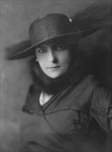Rose, Walter, Mrs., portrait photograph, 1916 Apr. 11. Creator: Arnold Genthe.