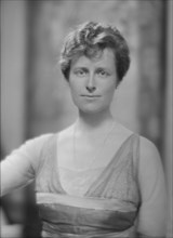 Ryerson, Joseph L., Mrs., portrait photograph, 1916 Mar. 1. Creator: Arnold Genthe.