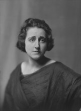 Schultz, Mrs., portrait photograph, 1916. Creator: Arnold Genthe.