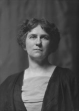 Sharpsten, A., Mrs., portrait photograph, 1912 Apr. 22. Creator: Arnold Genthe.