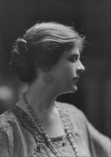 Sibley, A., Miss (Mrs. O'Donnell Iselin), portrait photograph, 1916 June 28. Creator: Arnold Genthe.