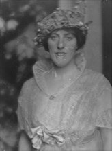 Wilson, Margaret, portrait photograph, 1913. Creator: Arnold Genthe.