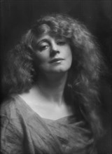 Unidentified woman, possibly Mrs. Ignace Paderewski or Mrs. Walter M. Werner..., c1906-1913. Creator: Arnold Genthe.