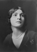 Von Radwan, Inge, Mrs., 1917 July 25. Creator: Arnold Genthe.