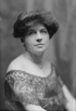 Wanger, S.F., Mrs., portrait photograph, 1912 May 14. Creator: Arnold Genthe.