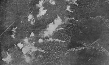 'L'Aviation Francaise sur le front Macedonien; un des bombardements de la ville de Petritch', 1916 Creator: Unknown.