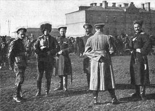 'Les Aigles du Tsar; Officiers de cavaalerie russe du corps des Partisans, avant leur depart...,1915 Creator: L.H Grondijs.