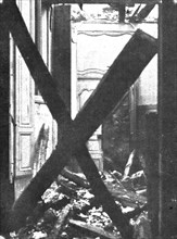 ''Les Combats Devant Soissons; L'interieur du Palais', 1915. Creator: Unknown.