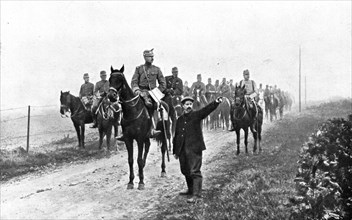 'Le Role de la Cavalerie; Dans la Somme, par un matin de brouillard, hussards francais', 1914. Creator: Unknown.