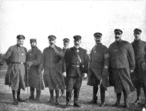 'Le Drapeau des Fusiliers Marins; L'etat-major des fusiliers, au centre, l'amiral Ronarc'h', 1915. Creator: Unknown.