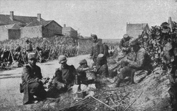 ''La Bataille de la Marne; Pendant la poursuite, une halte a l'entrée d'Ay', 1914. Creator: Unknown.