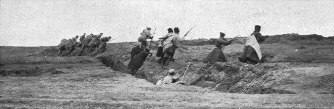 ''Sur le front Russe; Infanterie russe s'elancant a l'attaque', 1914. Creator: Unknown.