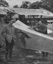 'Les avions; lieutenant Deullin ( a gauche): 7 avions ennemis, et adjudant Tarascon..., 1916. Creator: Unknown.