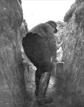 ''La vie en Campagne; Dans lla tranchee, l'observateur se sert du periscope', 1914. Creator: Unknown.