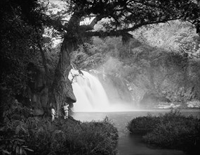 Falls of the Abra, between 1880 and 1897. Creator: William H. Jackson.