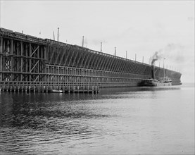 Presque Isle ore docks, Marquette, Mich., (1905?). Creator: Unknown.