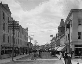 Main Street (and Chippewa Hotel), Mackinac Island, Mich., between 1902 and 1920. Creator: Unknown.