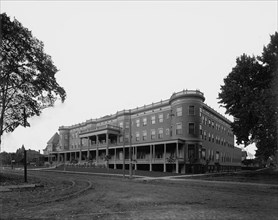 Park Hotel, Mt. Clemens, between 1880 and 1899. Creator: Unknown.