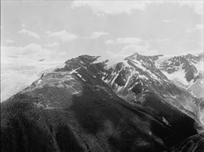 Glacier Crest from Mount Abbott, Selkirk Mts., British Columbia, between 1900 and 1910. Creator: Unknown.