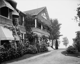 Residence of Geo. H. Russell [i.e. George H. Russel], Grosse Pointe, Mich., between 1890 and 1901. Creator: Unknown.