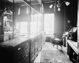 Offices of Mulford & Petry Co., Detroit, Mich., between 1900 and 1910. Creator: Unknown.