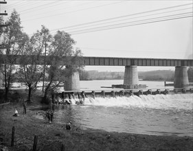 Huron River dam, Ann Arbor, Mich., between 1910 and 1920. Creator: Unknown.