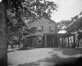Exterior view of house, end view, Mrs. Robert Hoe,Jr., Port Washington, N.Y., between 1900 and 1910. Creator: Unknown.