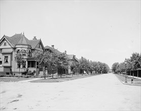 Kildare Road, looking north, Walkerville, Ont., between 1905 and 1915. Creator: Unknown.