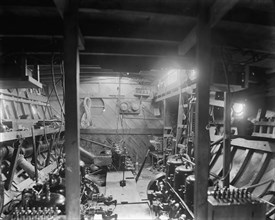 Motor boat Grayling, engine room, between 1905 and 1915. Creator: Unknown.