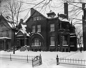 Residence of Hervie Wetzel, Detroit, Mich., between 1905 and 1915. Creator: Unknown.