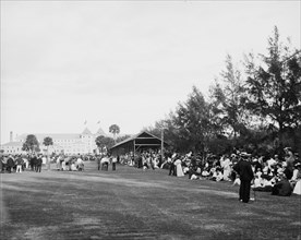 Field day sports, Palm Beach, Fla., between 1900 and 1905. Creator: Unknown.