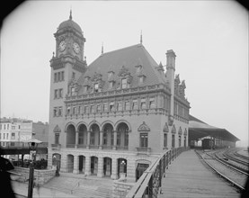 C. and O. Ry. station, Richmond, Va., between 1900 and 1905. Creator: Unknown.