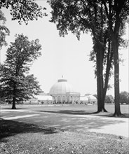 Conservatory on Belle Isle [Park], exterior, Detroit, Mich., between 1900 and 1910. Creator: Unknown.
