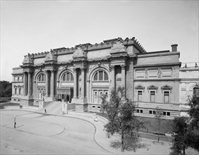 Metropolitan Museum of Art, New York, N.Y., c.between 1900 and 1910. Creator: Unknown.