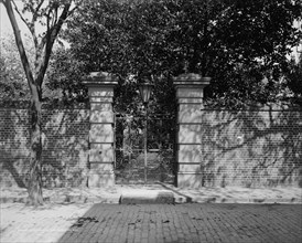 A Gateway, Charleston, S.C., between 1900 and 1910. Creator: Unknown.