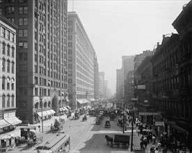 State Street, south from Lake Street, Chicago, Ill., between 1900 and 1910. Creator: Unknown.