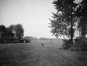 Tennis grounds, Washington Park, Chicago, Ill., between 1900 and 1910. Creator: Unknown.