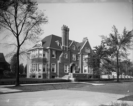 Residence of L.H. Jones, Detroit, Mich., between 1900 and 1910. Creator: Unknown.
