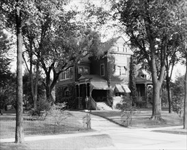 Dr. Henry C. Potter's residence, Saginaw, Mich., between 1900 and 1910. Creator: Unknown.
