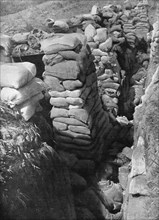 'Le labyrinthe; repaire profond comme un tombeau de beaucoup de ses defenseurs,' 1915. Creator: Unknown.