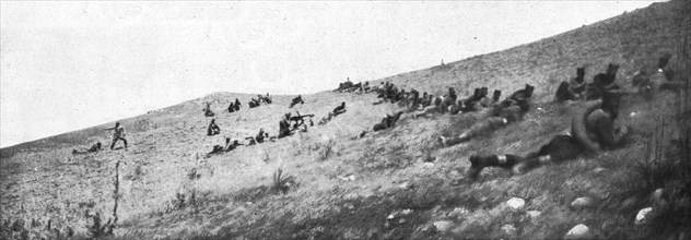 'La resistance Serbe; Infanterie serbe appuyee par des mitrailleuses, se developpant...1915 (1924). Creator: Unknown.
