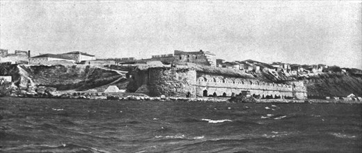 'L'expedition des Dardanelles; A l'extremite Sud-Orientale de la presqu'ile, les..., 1914 (1924). Creator: Unknown.