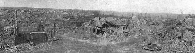 'Sur le champ de bataille de Combles; vue generale de Combles apres la prise du village', 1916. Creator: Unknown.