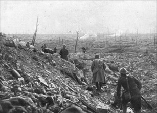 'La victoire de Douaumont; un coup de main, le 22 octobre, dans le ravin des..., 1916. Creator: Unknown.