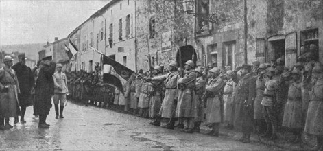 'M. Poincare a Verdun; le President de la Republique, entoure des generaux Guyot de Salins..., 1916. Creator: Unknown.