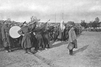 'Le general Russe Lokhvitsky decore de la Croix de Guerre sur le front Francais; les..., 1916. Creator: Unknown.