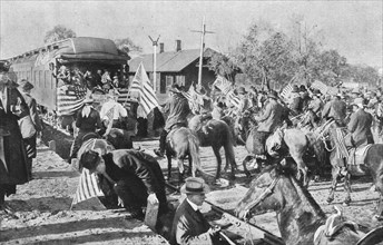 'La bataille presidentielle aux etats-unis; une scene typique de la campagne electorale..., 1916. Creator: Underwood & Underwood.