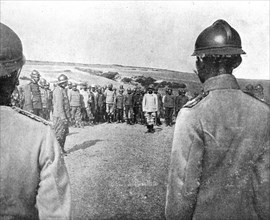 'Reunion d'officiers serbes autour du colonel Vassitch, qui prit Monastir aux Turcs le nov..., 1916. Creator: Unknown.
