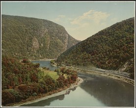 Delaware Water Gap, above the Gap from Winona Cliff, Pa., (between 1898 and 1906?). Creator: William H. Jackson.